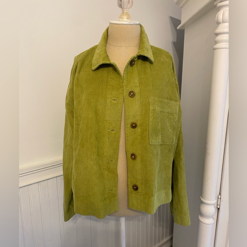 GREEN UO CORDUROY SHACKET